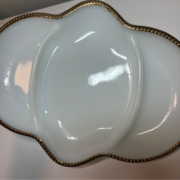 💥SALE! Vintage Fire King White Milk Glass Gold Trim Divided Serving Dish - Picture 11 of 13